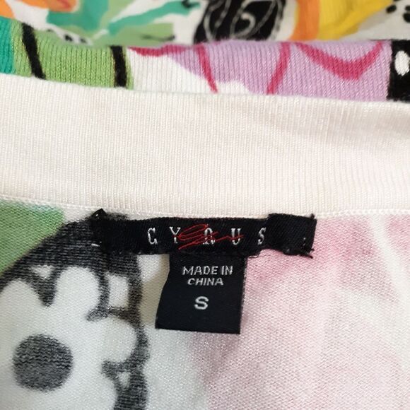 Cyrus multicolored floral button down cardigan - Picture 3 of 4